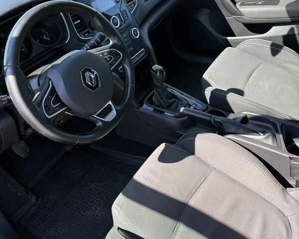 Серый Рено Меган, объемом двигателя 1.46 л и пробегом 237 тыс. км за 10500 $, фото 7 на Automoto.ua