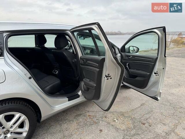 Серый Рено Меган, объемом двигателя 1.5 л и пробегом 165 тыс. км за 13900 $, фото 28 на Automoto.ua