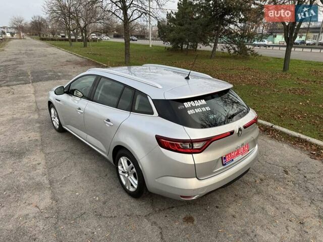 Серый Рено Меган, объемом двигателя 1.5 л и пробегом 165 тыс. км за 13900 $, фото 10 на Automoto.ua