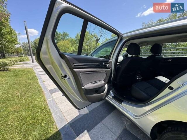 Серый Рено Меган, объемом двигателя 1.5 л и пробегом 163 тыс. км за 14000 $, фото 23 на Automoto.ua