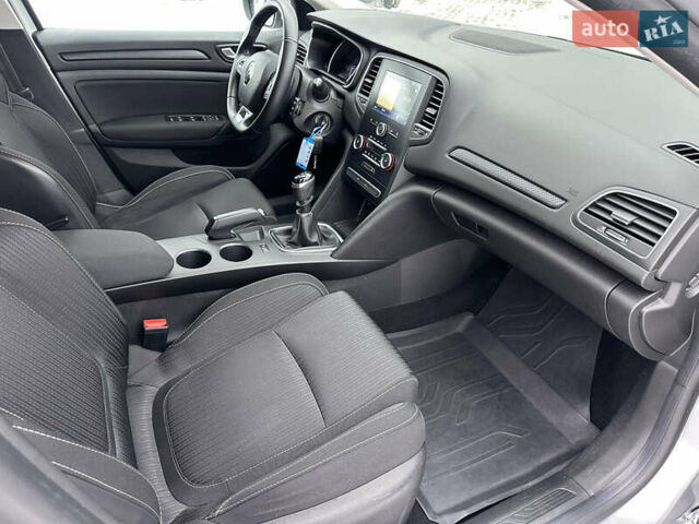 Сірий Рено Меган, об'ємом двигуна 1.6 л та пробігом 152 тис. км за 13850 $, фото 45 на Automoto.ua