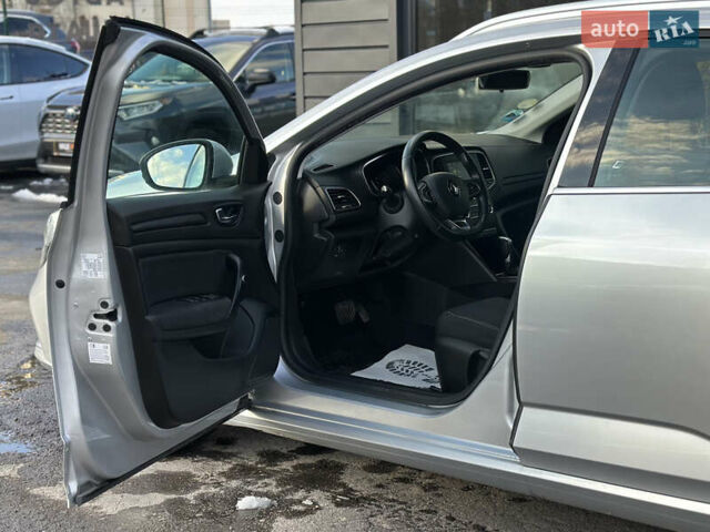 Серый Рено Меган, объемом двигателя 1.46 л и пробегом 188 тыс. км за 13999 $, фото 18 на Automoto.ua