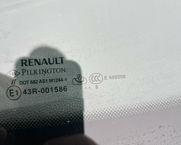 Серый Рено Меган, объемом двигателя 0 л и пробегом 174 тыс. км за 15100 $, фото 43 на Automoto.ua