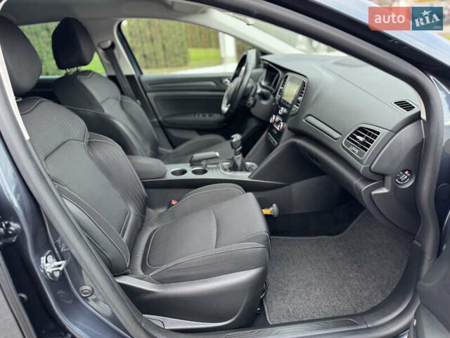 Серый Рено Меган, объемом двигателя 1.5 л и пробегом 178 тыс. км за 13900 $, фото 86 на Automoto.ua