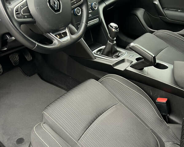 Серый Рено Меган, объемом двигателя 0 л и пробегом 174 тыс. км за 15100 $, фото 23 на Automoto.ua