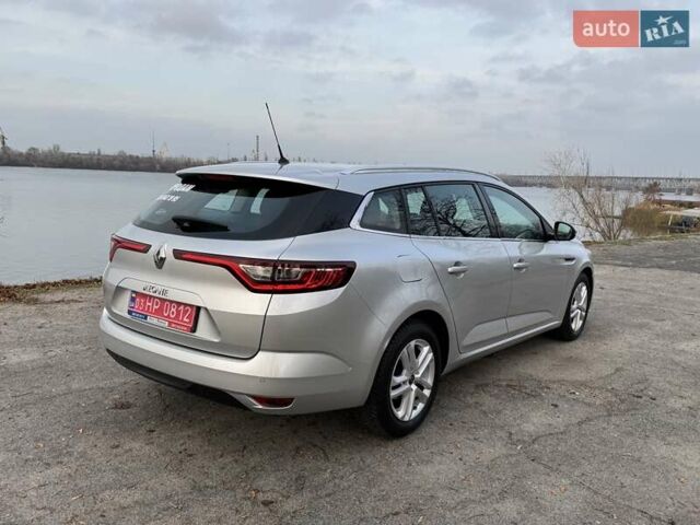 Серый Рено Меган, объемом двигателя 1.5 л и пробегом 165 тыс. км за 13900 $, фото 4 на Automoto.ua