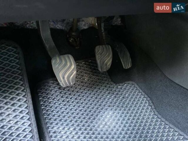 Сірий Рено Меган, об'ємом двигуна 1.46 л та пробігом 151 тис. км за 14300 $, фото 15 на Automoto.ua