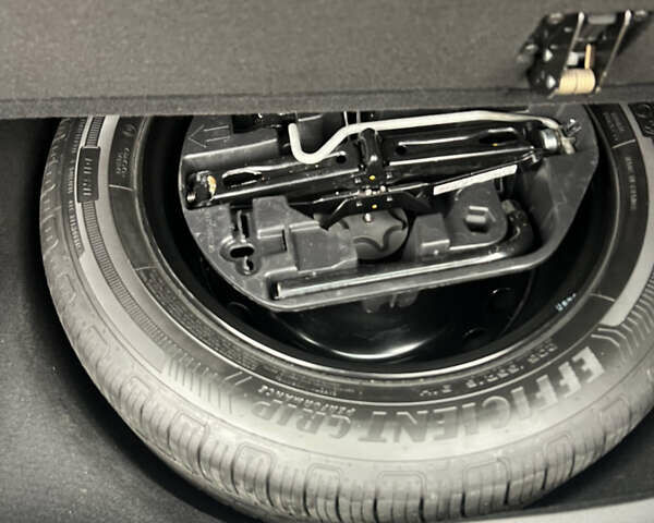 Серый Рено Меган, объемом двигателя 0 л и пробегом 174 тыс. км за 15100 $, фото 39 на Automoto.ua