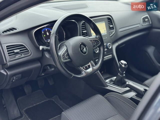 Серый Рено Меган, объемом двигателя 1.5 л и пробегом 178 тыс. км за 13900 $, фото 71 на Automoto.ua