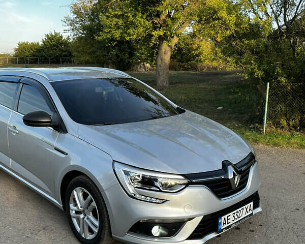 Сірий Рено Меган, об'ємом двигуна 1.46 л та пробігом 170 тис. км за 14000 $, фото 2 на Automoto.ua