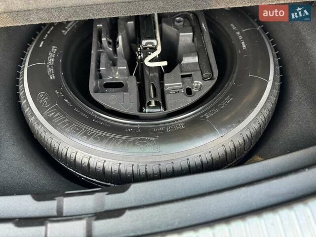 Сірий Рено Меган, об'ємом двигуна 1.46 л та пробігом 151 тис. км за 14300 $, фото 2 на Automoto.ua