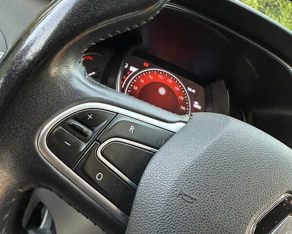 Серый Рено Меган, объемом двигателя 1.46 л и пробегом 194 тыс. км за 13399 $, фото 30 на Automoto.ua