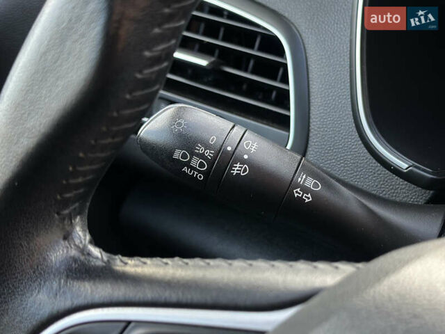 Серый Рено Меган, объемом двигателя 1.46 л и пробегом 188 тыс. км за 13999 $, фото 30 на Automoto.ua