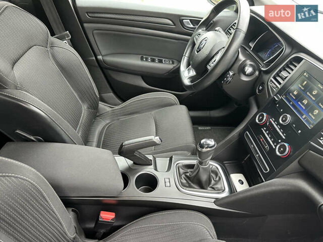 Серый Рено Меган, объемом двигателя 1.5 л и пробегом 230 тыс. км за 13300 $, фото 39 на Automoto.ua