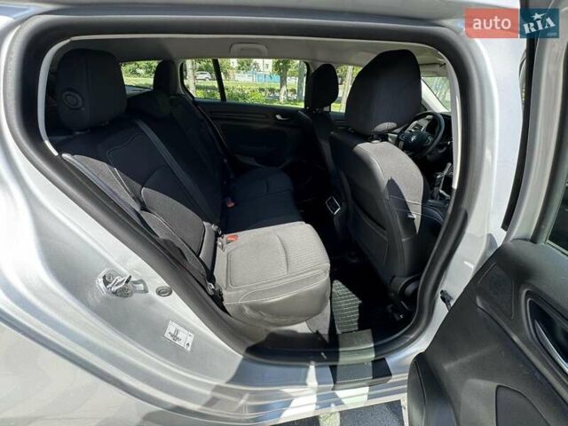 Серый Рено Меган, объемом двигателя 1.5 л и пробегом 163 тыс. км за 14000 $, фото 21 на Automoto.ua