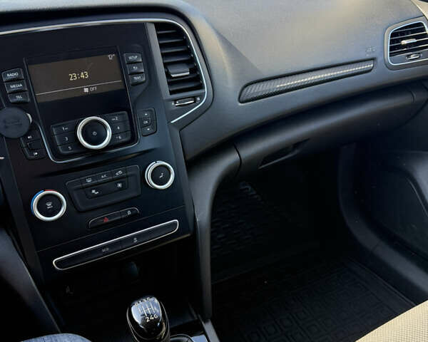 Серый Рено Меган, объемом двигателя 1.46 л и пробегом 237 тыс. км за 10500 $, фото 10 на Automoto.ua