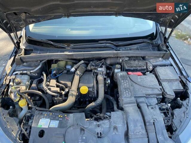 Сірий Рено Меган, об'ємом двигуна 1.46 л та пробігом 151 тис. км за 14300 $, фото 17 на Automoto.ua