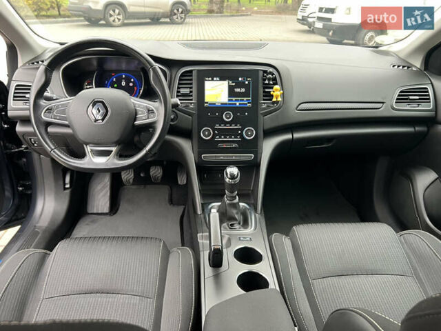 Серый Рено Меган, объемом двигателя 0 л и пробегом 174 тыс. км за 15100 $, фото 25 на Automoto.ua