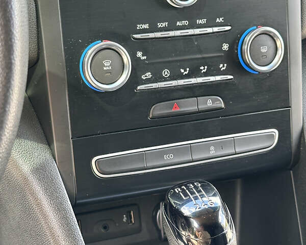 Сірий Рено Меган, об'ємом двигуна 1.46 л та пробігом 209 тис. км за 10850 $, фото 20 на Automoto.ua