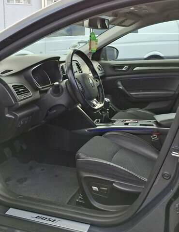 Рено Меган 2018 в Мукачеве на Automoto.ua Серый Рено Меган, объемом двигателя 1.6 л и пробегом 243 тыс. км за 15200 $, фото 17 на Automoto.ua