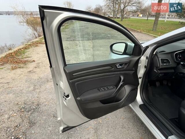 Серый Рено Меган, объемом двигателя 1.5 л и пробегом 165 тыс. км за 13900 $, фото 17 на Automoto.ua