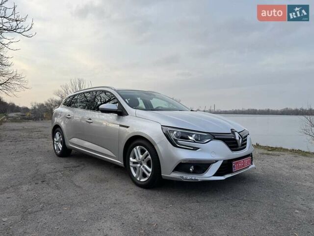 Серый Рено Меган, объемом двигателя 1.5 л и пробегом 165 тыс. км за 13900 $, фото 2 на Automoto.ua