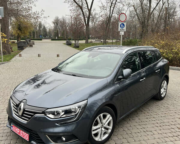 Серый Рено Меган, объемом двигателя 0 л и пробегом 174 тыс. км за 15100 $, фото 2 на Automoto.ua