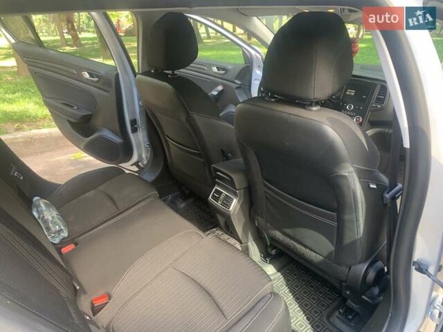 Рено Меган 2019 в Житомире на Automoto.ua Серый Рено Меган, объемом двигателя 1.46 л и пробегом 229 тыс. км за 13250 $, фото 10 на Automoto.ua