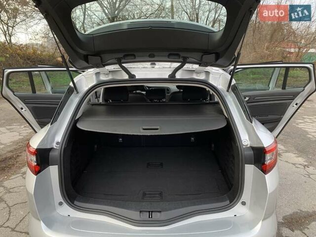 Серый Рено Меган, объемом двигателя 1.46 л и пробегом 230 тыс. км за 13400 $, фото 14 на Automoto.ua