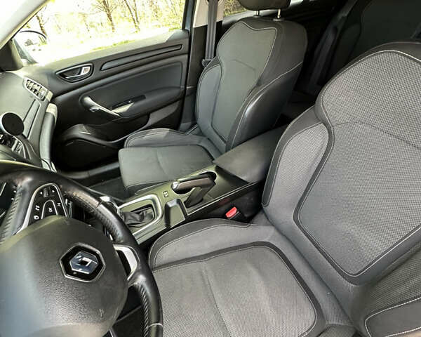 Серый Рено Меган, объемом двигателя 1.46 л и пробегом 180 тыс. км за 13250 $, фото 16 на Automoto.ua