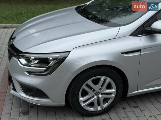 Сірий Рено Меган, об'ємом двигуна 1.46 л та пробігом 237 тис. км за 13500 $, фото 2 на Automoto.ua