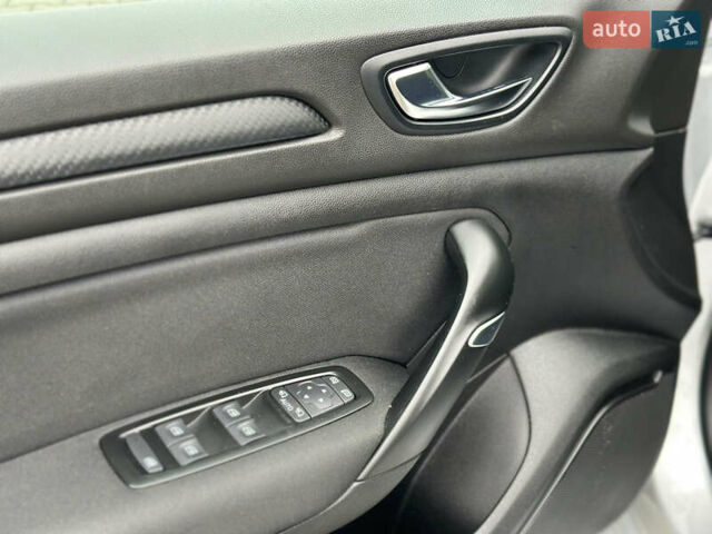 Серый Рено Меган, объемом двигателя 1.46 л и пробегом 211 тыс. км за 13550 $, фото 14 на Automoto.ua