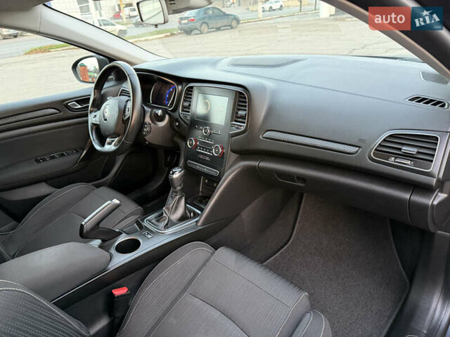 Серый Рено Меган, объемом двигателя 1.5 л и пробегом 96 тыс. км за 15399 $, фото 2 на Automoto.ua