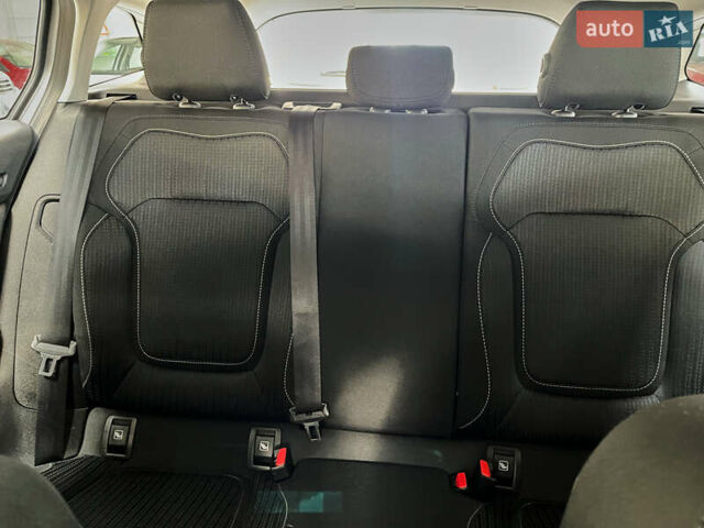 Сірий Рено Меган, об'ємом двигуна 1.5 л та пробігом 199 тис. км за 13499 $, фото 20 на Automoto.ua