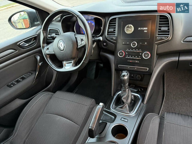 Серый Рено Меган, объемом двигателя 1.5 л и пробегом 96 тыс. км за 15399 $, фото 4 на Automoto.ua