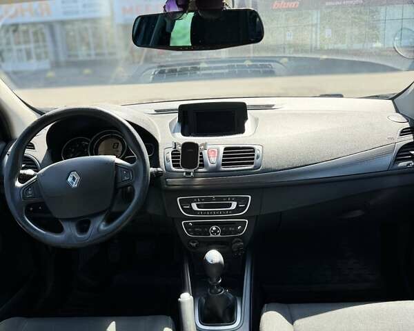 Сірий Рено Меган, об'ємом двигуна 1.5 л та пробігом 206 тис. км за 5900 $, фото 1 на Automoto.ua