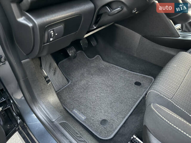 Серый Рено Меган, объемом двигателя 1.5 л и пробегом 96 тыс. км за 15399 $, фото 113 на Automoto.ua