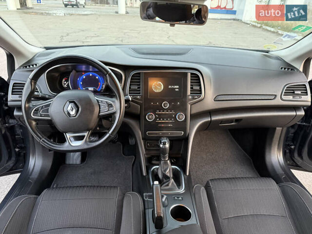 Серый Рено Меган, объемом двигателя 1.5 л и пробегом 96 тыс. км за 15399 $, фото 3 на Automoto.ua