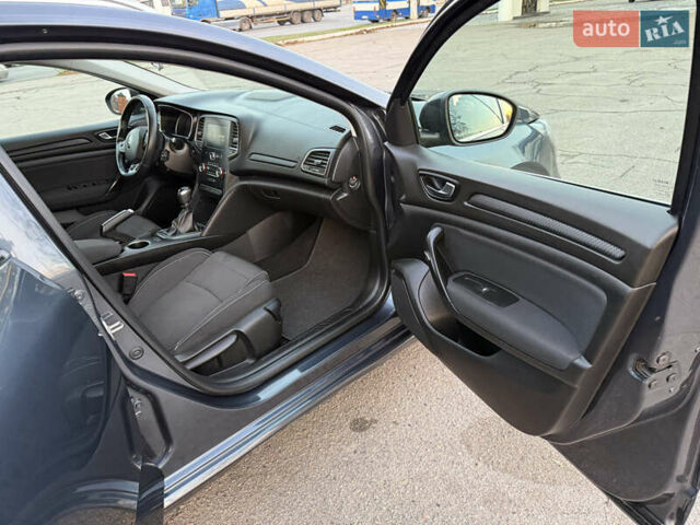 Серый Рено Меган, объемом двигателя 1.5 л и пробегом 96 тыс. км за 15399 $, фото 45 на Automoto.ua