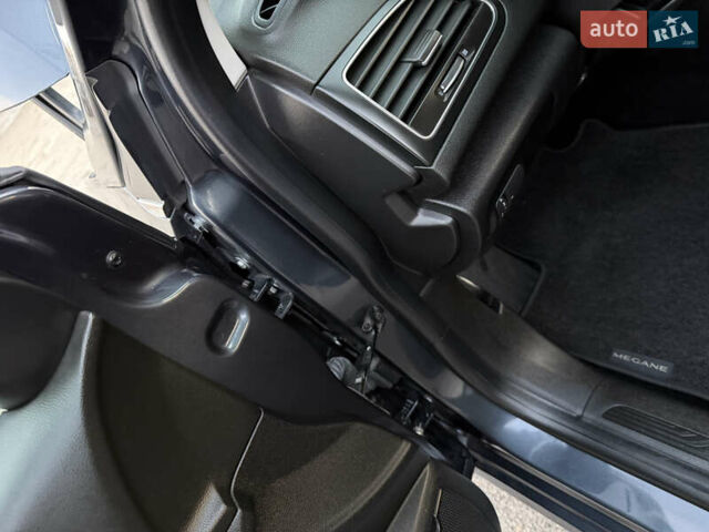 Серый Рено Меган, объемом двигателя 1.5 л и пробегом 96 тыс. км за 15399 $, фото 112 на Automoto.ua