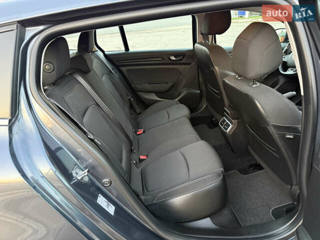 Серый Рено Меган, объемом двигателя 1.5 л и пробегом 96 тыс. км за 15399 $, фото 6 на Automoto.ua