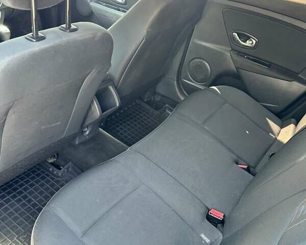 Сірий Рено Меган, об'ємом двигуна 1.5 л та пробігом 206 тис. км за 5900 $, фото 2 на Automoto.ua