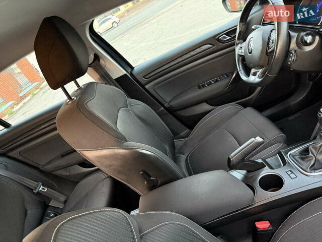 Серый Рено Меган, объемом двигателя 1.5 л и пробегом 96 тыс. км за 15399 $, фото 48 на Automoto.ua