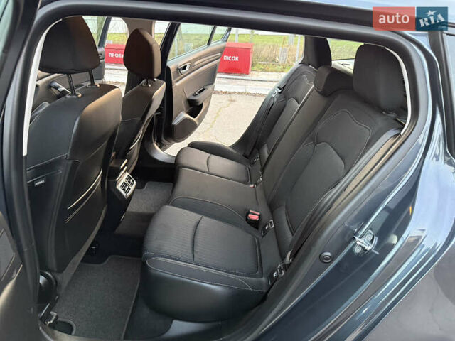 Серый Рено Меган, объемом двигателя 1.5 л и пробегом 96 тыс. км за 15399 $, фото 7 на Automoto.ua