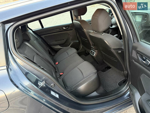 Серый Рено Меган, объемом двигателя 1.5 л и пробегом 96 тыс. км за 15399 $, фото 42 на Automoto.ua