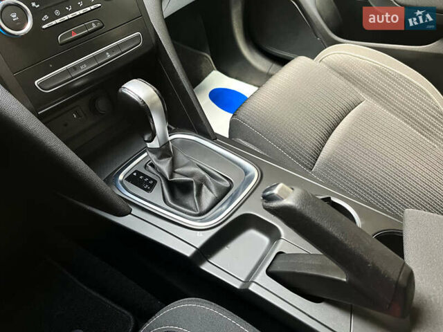 Сірий Рено Меган, об'ємом двигуна 1.5 л та пробігом 199 тис. км за 13499 $, фото 13 на Automoto.ua