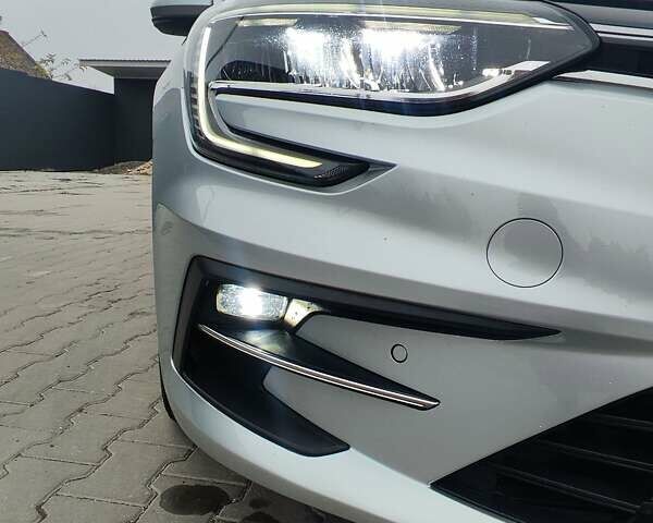 Серый Рено Меган, объемом двигателя 1.5 л и пробегом 135 тыс. км за 15900 $, фото 29 на Automoto.ua