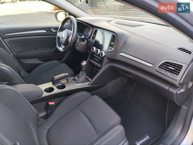 Серый Рено Меган, объемом двигателя 1.5 л и пробегом 135 тыс. км за 15900 $, фото 13 на Automoto.ua