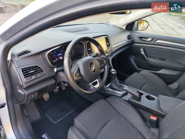 Серый Рено Меган, объемом двигателя 1.46 л и пробегом 184 тыс. км за 15300 $, фото 13 на Automoto.ua