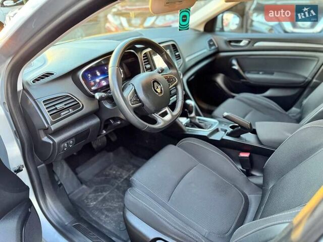 Серый Рено Меган, объемом двигателя 1.5 л и пробегом 207 тыс. км за 16300 $, фото 9 на Automoto.ua